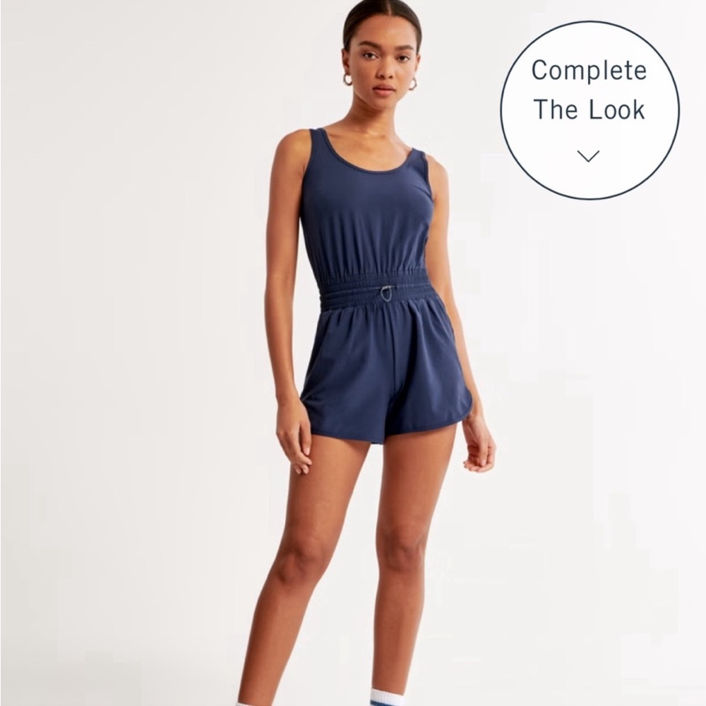 Abercrombie traveler romper new without tags